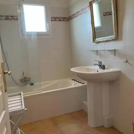 Avec Piscine Et Vue Sur *