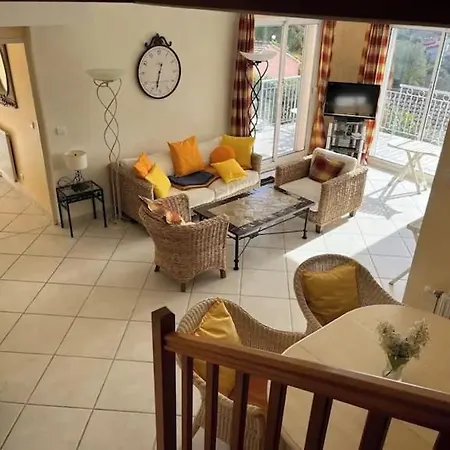 Avec Piscine Et Vue Sur